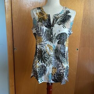 Van Heusen sleeveless tropical (leaves print) blouse, size M. Front buttons down
